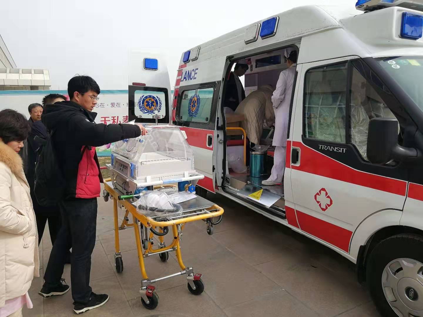 和林格尔县救护车转院